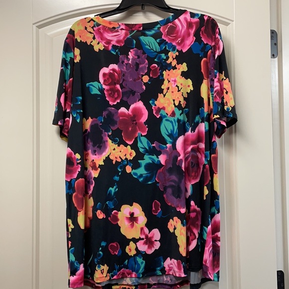 Dramatic Dreams Plus Size Top (new never worn) - Picture 5 of 6